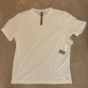 Vuori White current tech tee. Brand new, never worn, still has tags